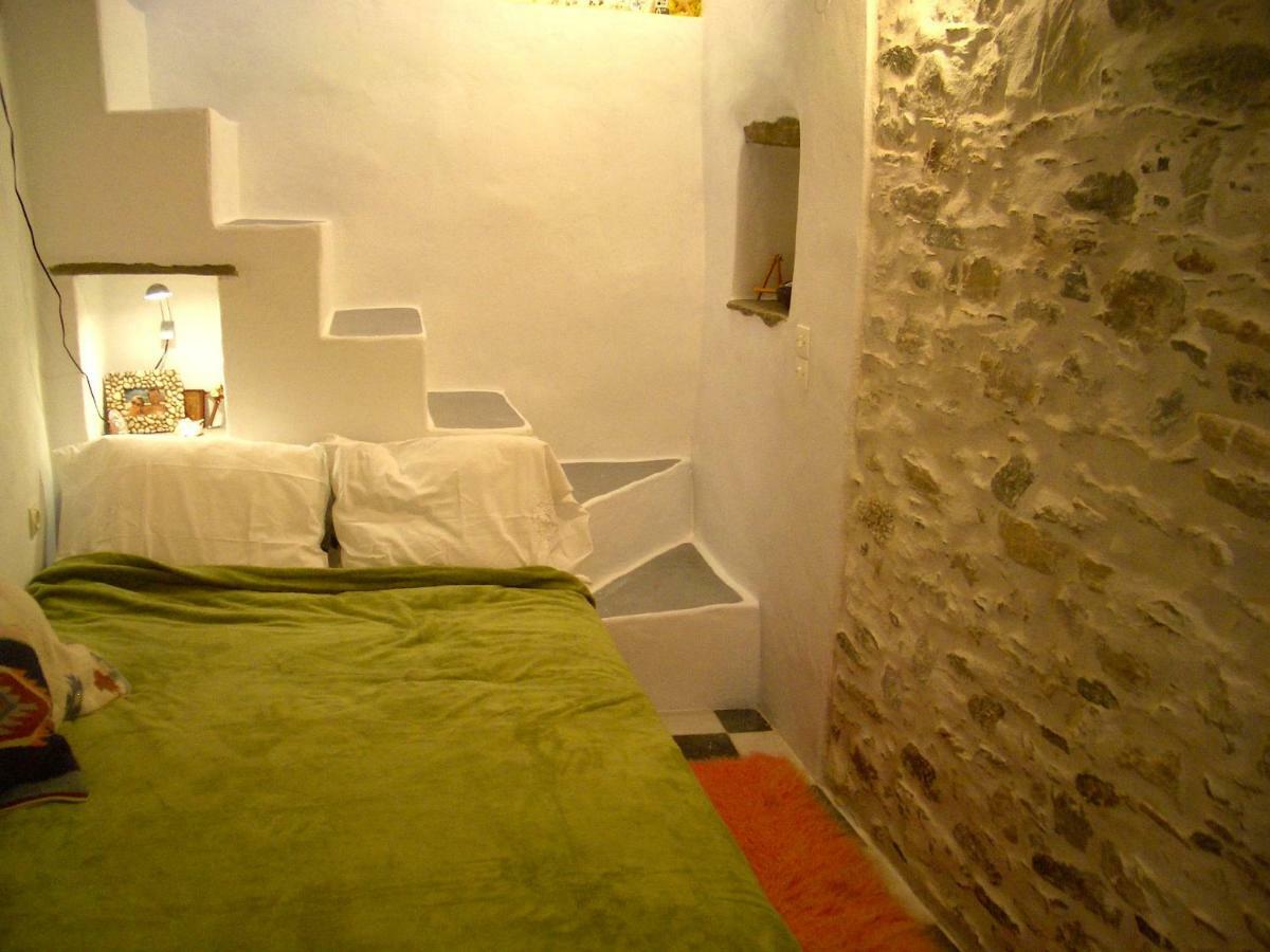 Traditional Medieval Stone House In "Ano Syros" ภายนอก รูปภาพ