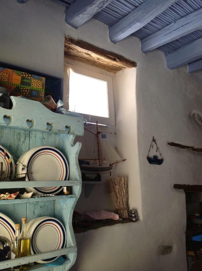 Traditional Medieval Stone House In "Ano Syros" ภายนอก รูปภาพ
