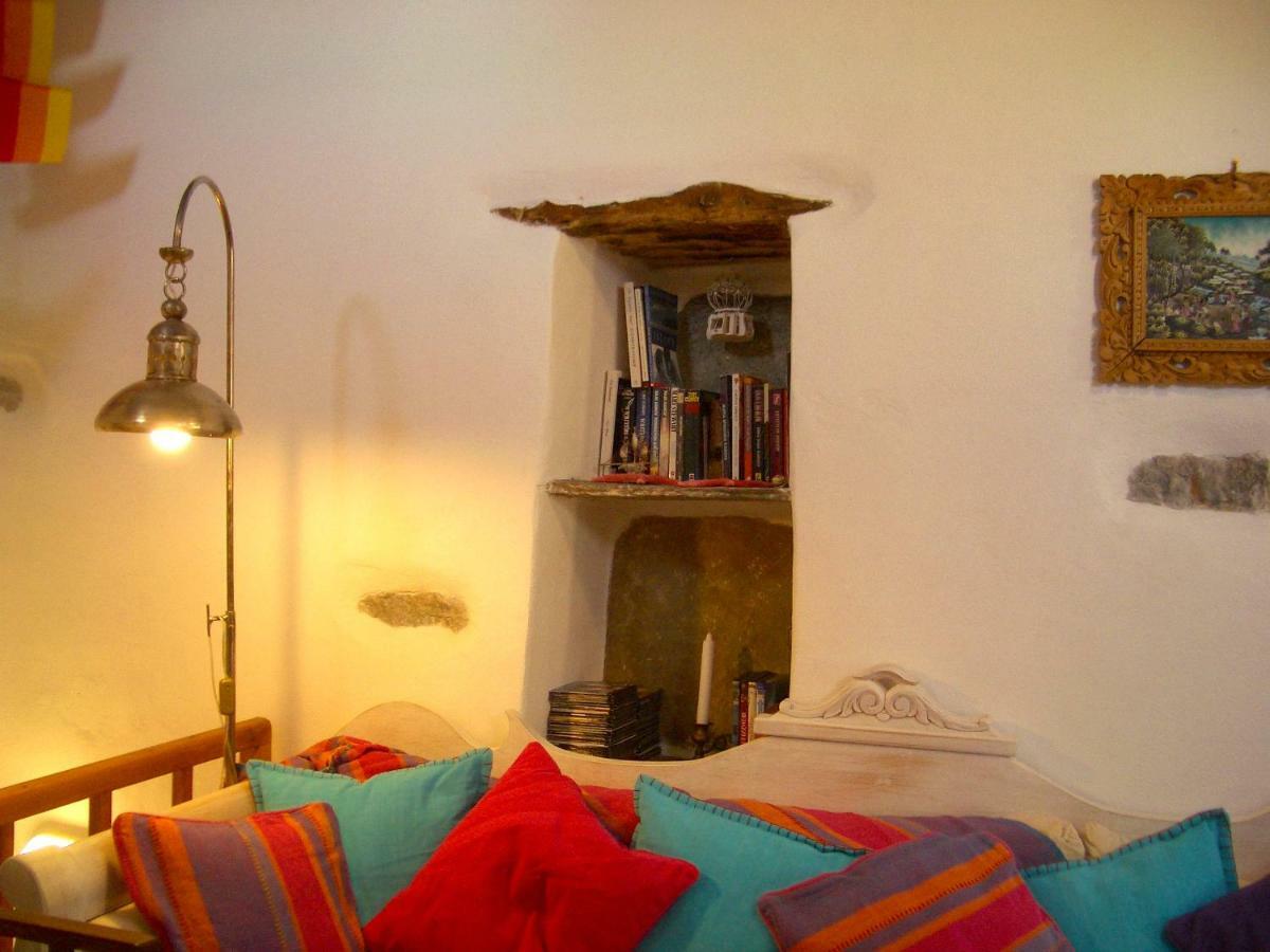Traditional Medieval Stone House In "Ano Syros" ภายนอก รูปภาพ