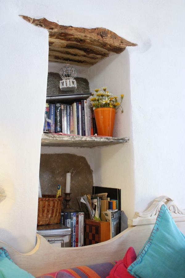 Traditional Medieval Stone House In "Ano Syros" ภายนอก รูปภาพ