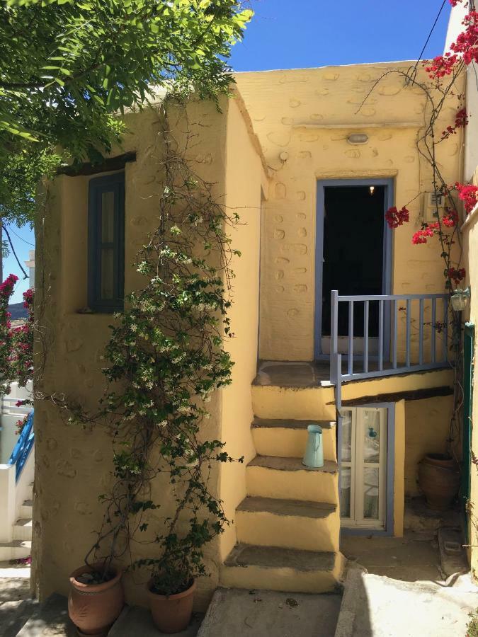 Traditional Medieval Stone House In "Ano Syros" ภายนอก รูปภาพ