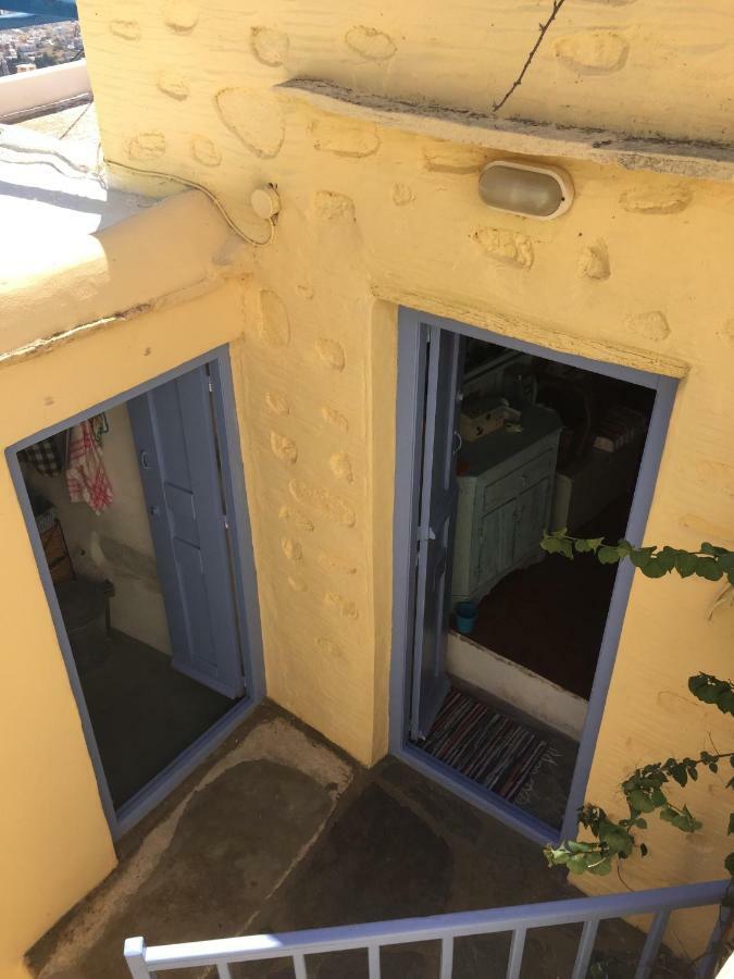 Traditional Medieval Stone House In "Ano Syros" ภายนอก รูปภาพ