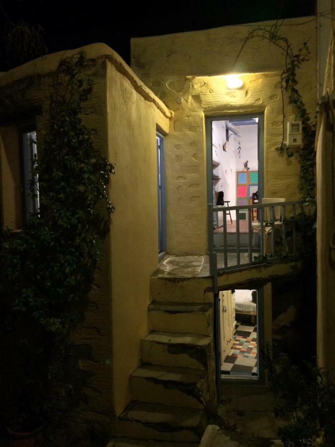 Traditional Medieval Stone House In "Ano Syros" ภายนอก รูปภาพ