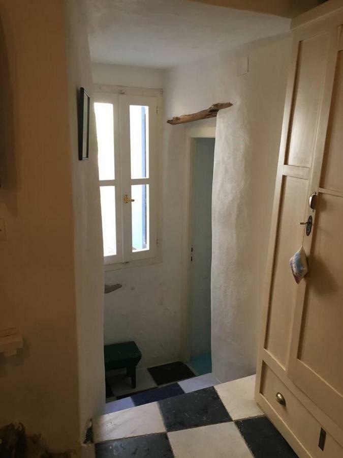 Traditional Medieval Stone House In "Ano Syros" ภายนอก รูปภาพ