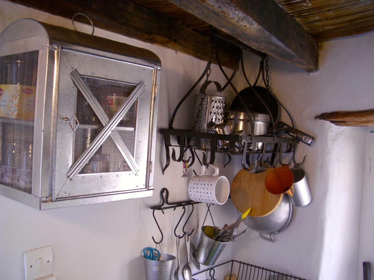 Traditional Medieval Stone House In "Ano Syros" ภายนอก รูปภาพ
