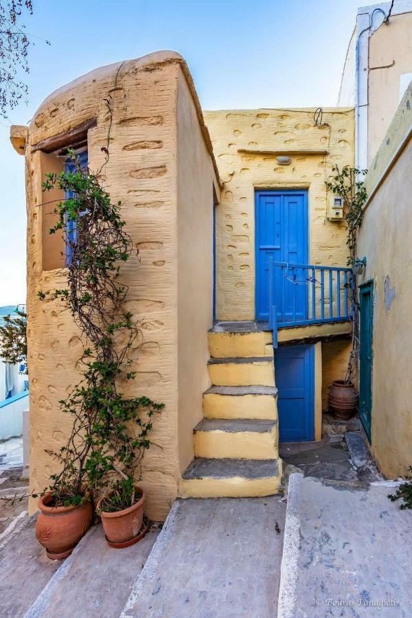 Traditional Medieval Stone House In "Ano Syros" ภายนอก รูปภาพ
