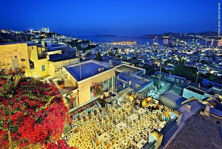 Traditional Medieval Stone House In "Ano Syros" ภายนอก รูปภาพ