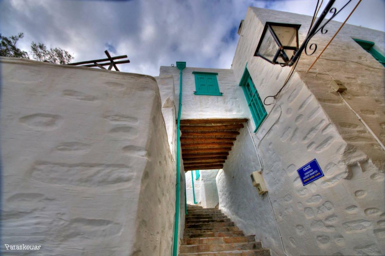 Traditional Medieval Stone House In "Ano Syros" ภายนอก รูปภาพ